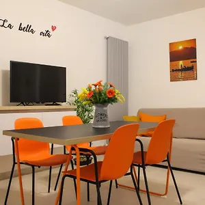 https://casa-pina-bardolino.hotelinveneto.com