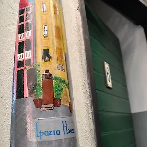 https://ipazia-house.hotelitalianriviera.com